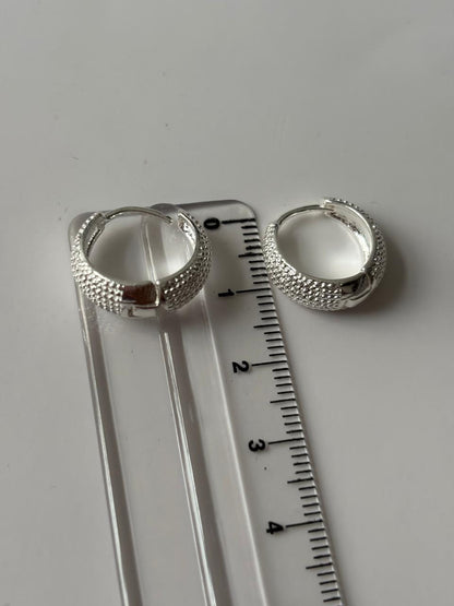 Brinco de prata 925 - Argola click bolinha