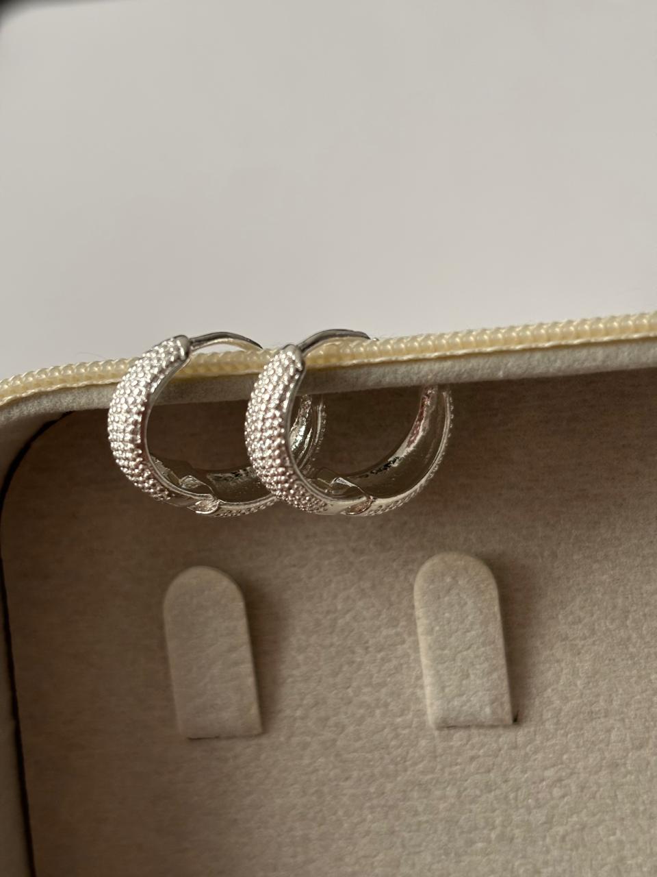 Brinco de prata 925 - Argola click bolinha