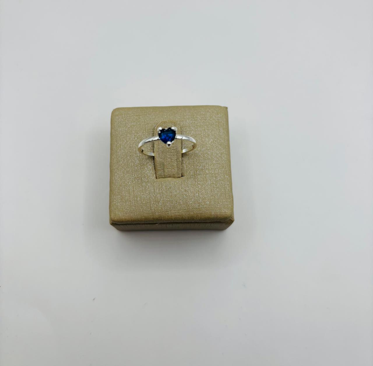 Prata 925 - Anel Solitário Safira Azul